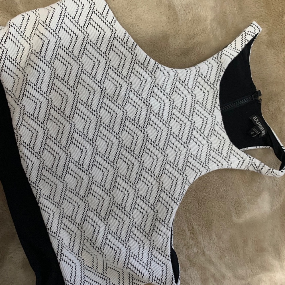 HALTER CROP EXPRESS TOP